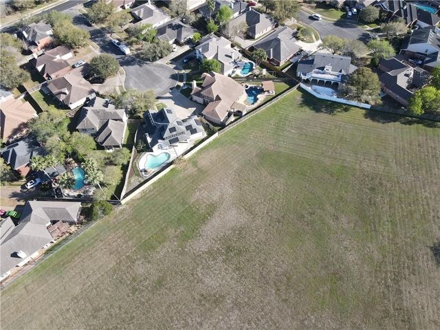 6402 Avignon St, Corpus Christi, TX 78414