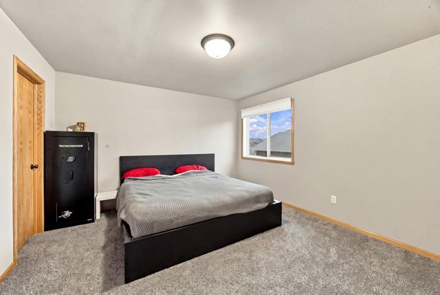 6762 Joseph Street, Horace, ND 58047