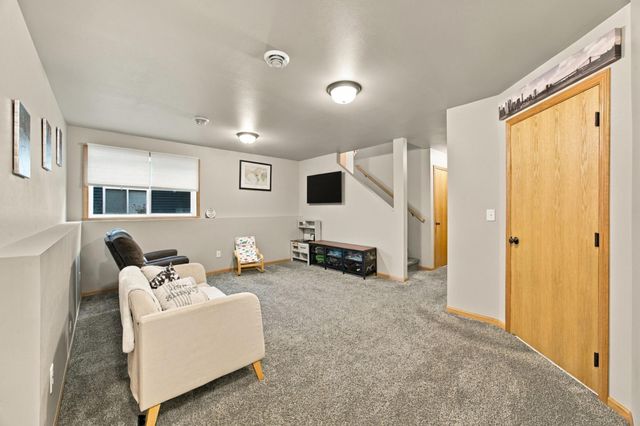 6762 Joseph Street, Horace, ND 58047