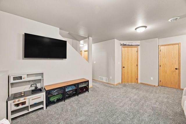 6762 Joseph Street, Horace, ND 58047