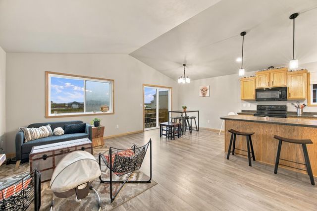 6762 Joseph Street, Horace, ND 58047