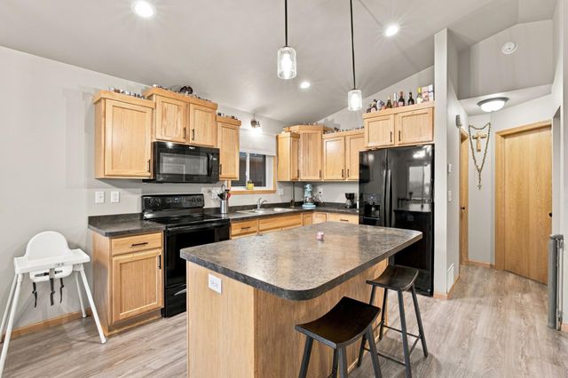 6762 Joseph Street, Horace, ND 58047