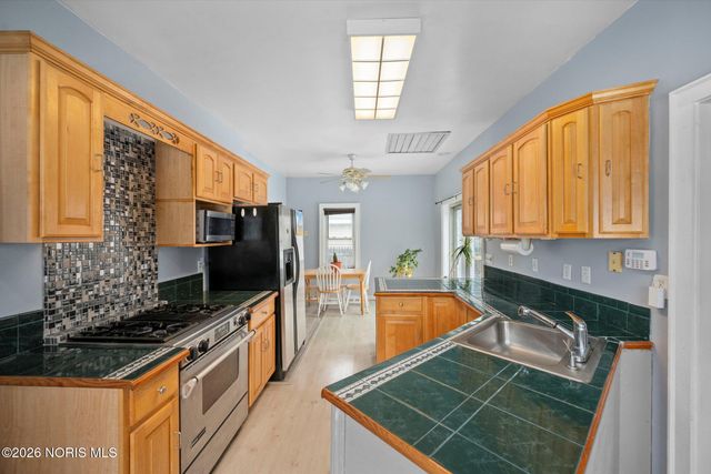 607 S Mccord Road, Holland, OH 43528