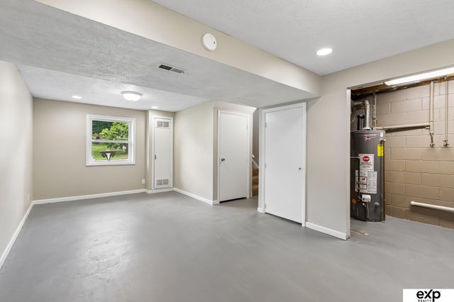 6323 Read Street, Omaha, NE 68152