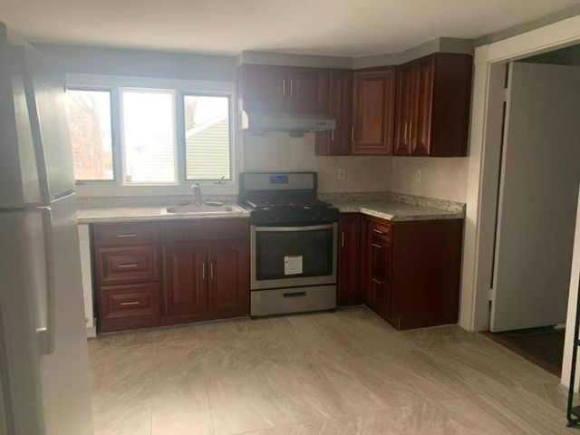 184 Pine St 1, Quincy, MA 02170
