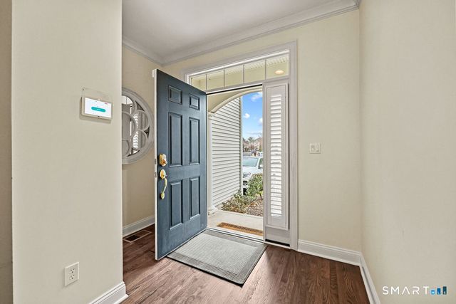 41 Park Place Circle 41, West Hartford, CT 06110