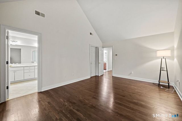 41 Park Place Circle 41, West Hartford, CT 06110