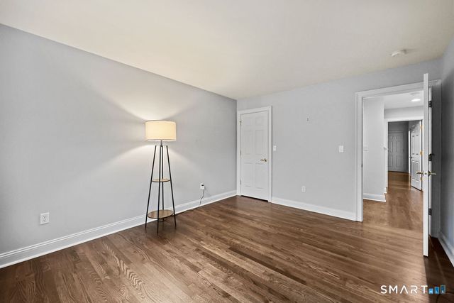 41 Park Place Circle 41, West Hartford, CT 06110