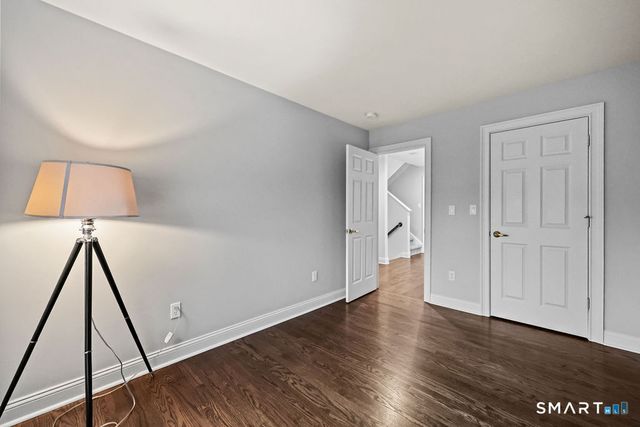 41 Park Place Circle 41, West Hartford, CT 06110