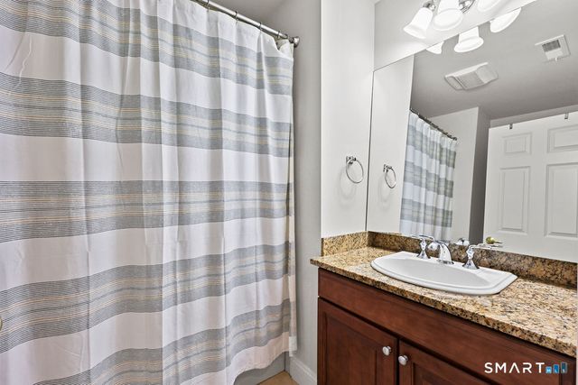 41 Park Place Circle 41, West Hartford, CT 06110