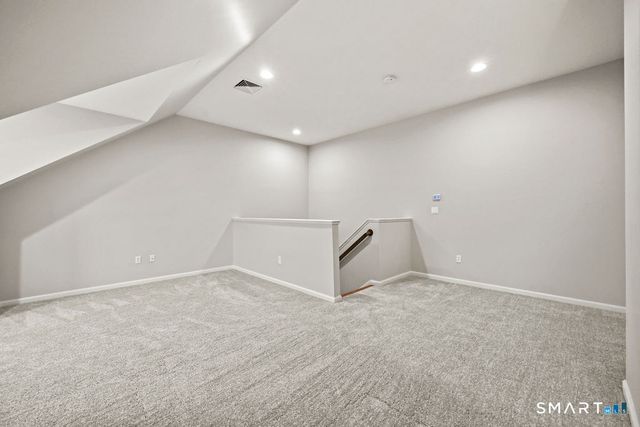 41 Park Place Circle 41, West Hartford, CT 06110