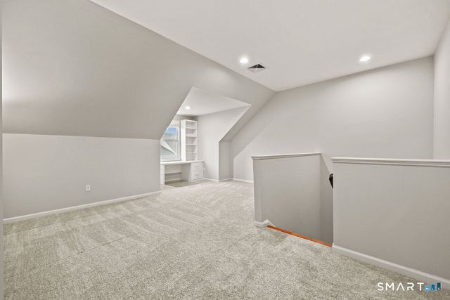 41 Park Place Circle 41, West Hartford, CT 06110