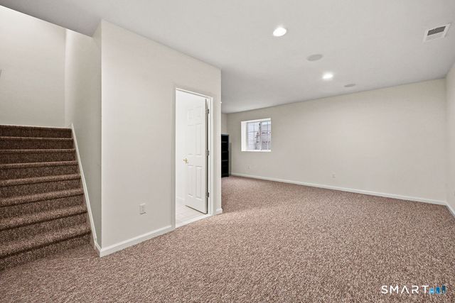 41 Park Place Circle 41, West Hartford, CT 06110