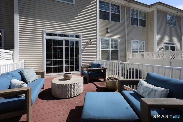 41 Park Place Circle 41, West Hartford, CT 06110