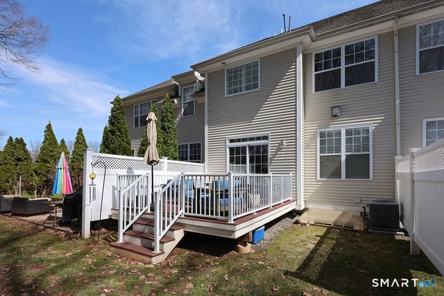 41 Park Place Circle 41, West Hartford, CT 06110