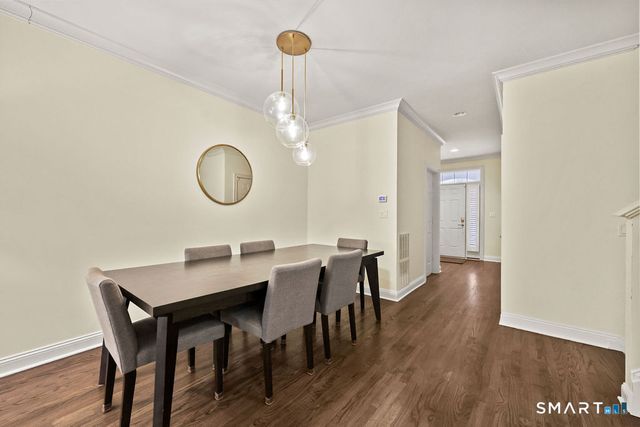 41 Park Place Circle 41, West Hartford, CT 06110