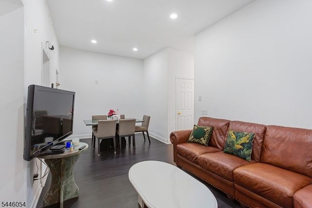 83 Westminster Pl, Garfield City, NJ 07026
