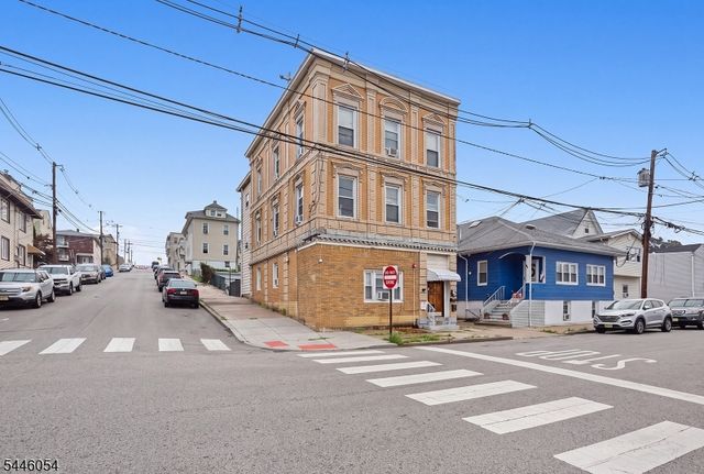 83 Westminster Pl, Garfield City, NJ 07026