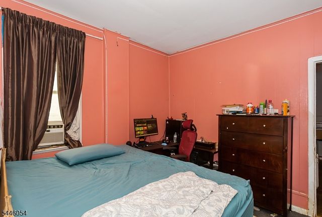 83 Westminster Pl, Garfield City, NJ 07026