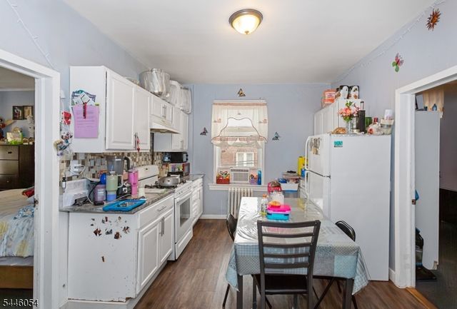 83 Westminster Pl, Garfield City, NJ 07026