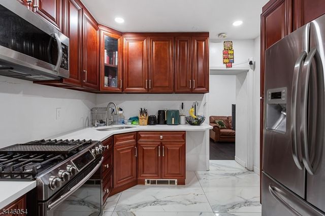 83 Westminster Pl, Garfield City, NJ 07026