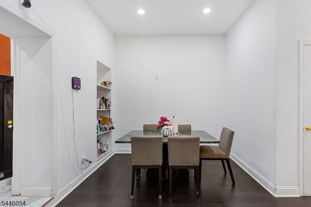 83 Westminster Pl, Garfield City, NJ 07026