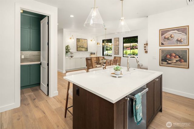 12416 NE 72nd Street, Kirkland, WA 98033