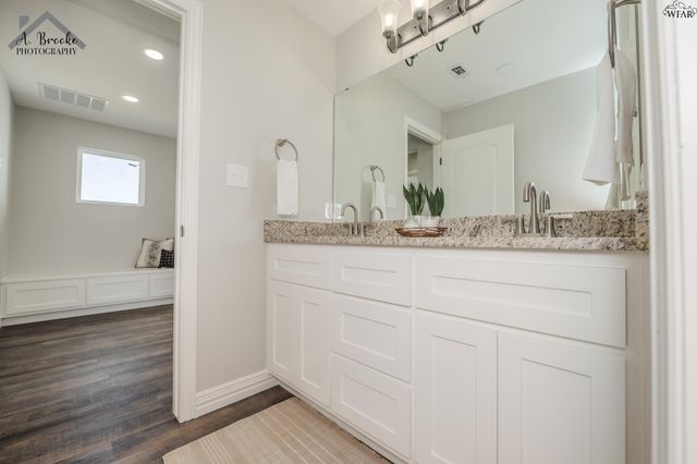 2567 FM 368, Iowa Park, TX 76367