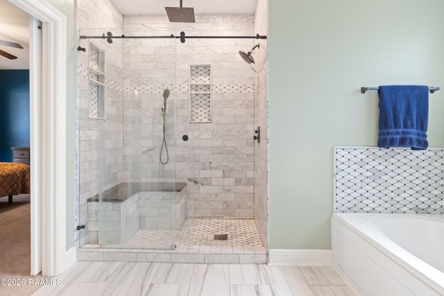 122 Bluegrass Creek Road, Youngsville, LA 70592