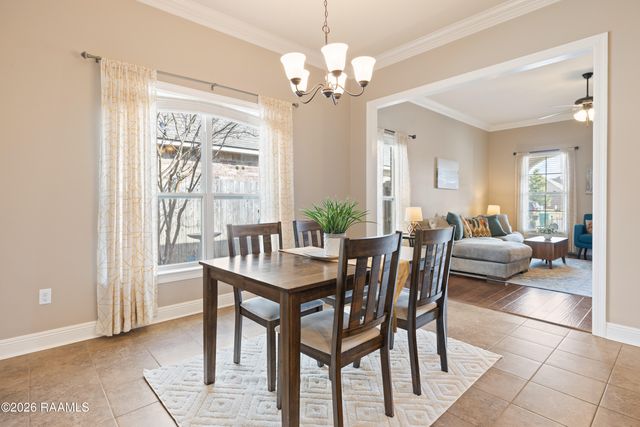 122 Bluegrass Creek Road, Youngsville, LA 70592