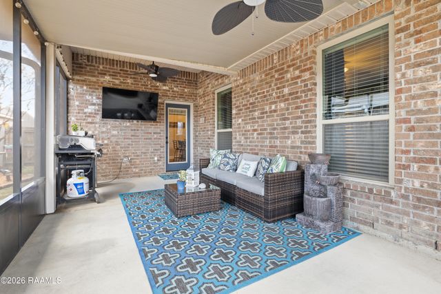 122 Bluegrass Creek Road, Youngsville, LA 70592