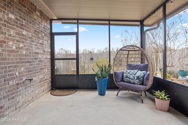 122 Bluegrass Creek Road, Youngsville, LA 70592