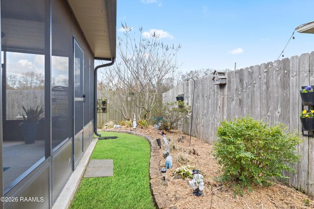 122 Bluegrass Creek Road, Youngsville, LA 70592