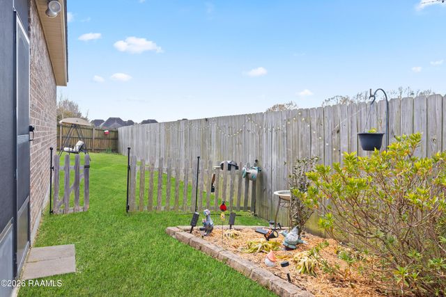 122 Bluegrass Creek Road, Youngsville, LA 70592