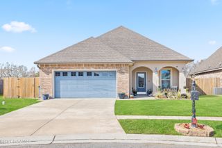 122 Bluegrass Creek Road, Youngsville, LA 70592