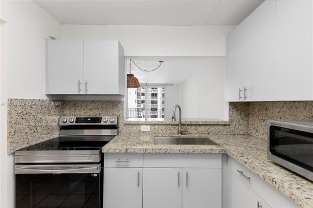 345 Ocean Dr 424, Miami Beach, FL 33139