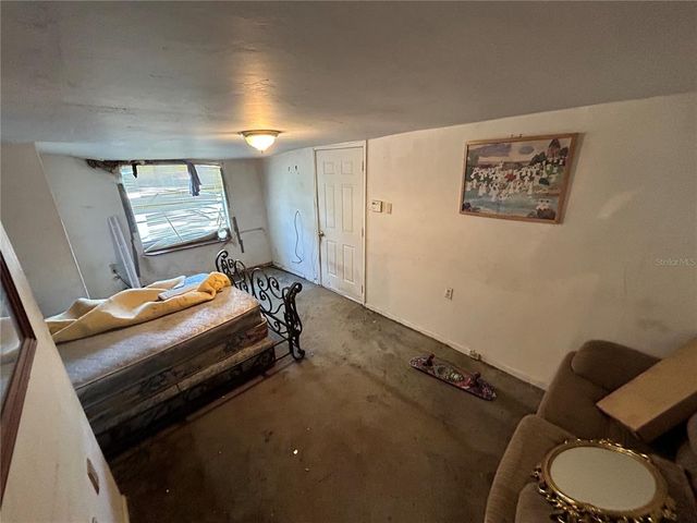 1418 SE 4TH AVENUE, Gainesville, FL 32641