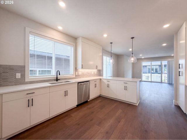 18630 Sw SOLITUDE St, Beaverton, OR 97007