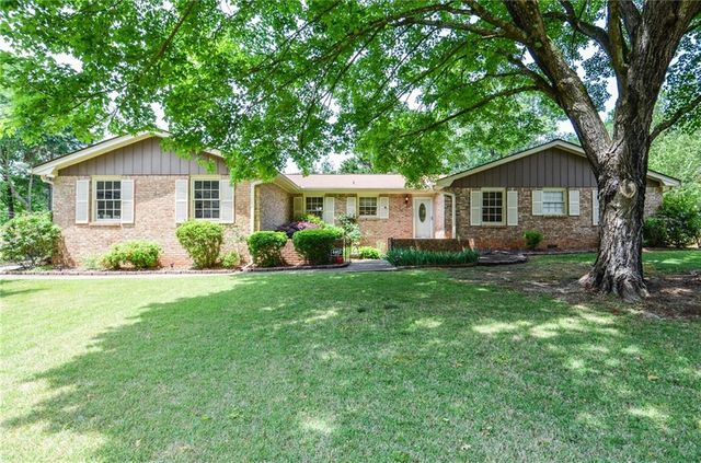 4465 Lisa Way NW, Lilburn, GA 30047