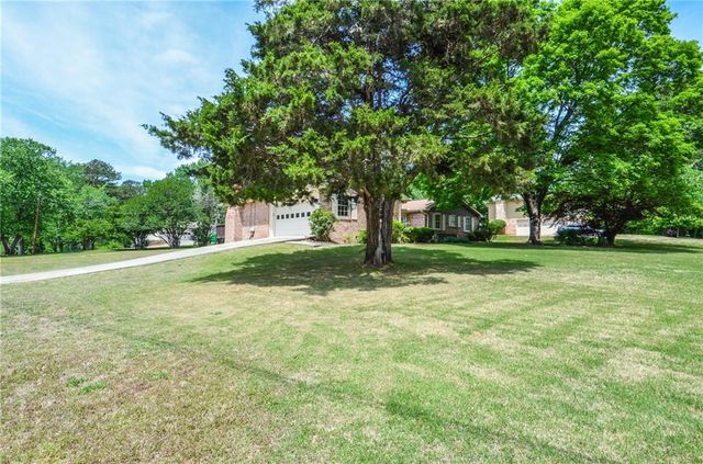 4465 Lisa Way NW, Lilburn, GA 30047