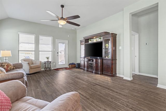 108 Finley ST, Hutto, TX 78634