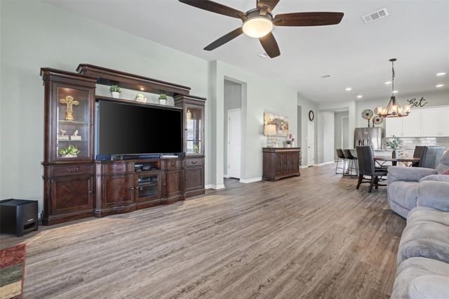 108 Finley ST, Hutto, TX 78634