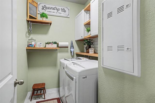 108 Finley ST, Hutto, TX 78634