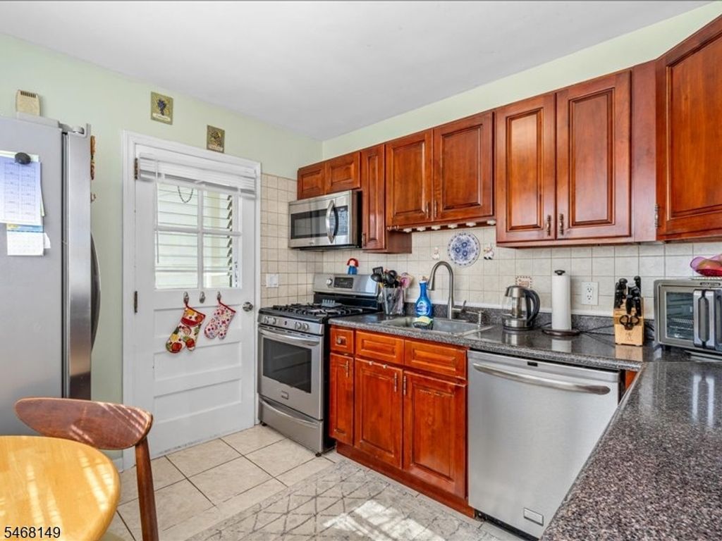 806 Pinewood Rd, Union Twp., NJ 07083 — photo 3