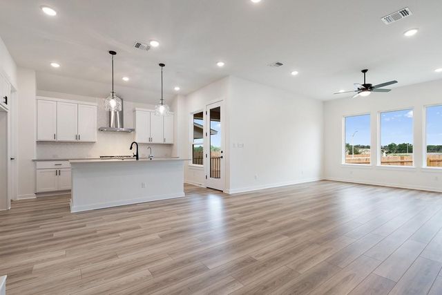 200 Oak Blossom Road, Liberty Hill, TX 78642