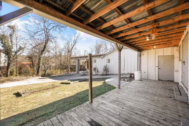 565 Hillcrest Circle, Etowah, TN 37331