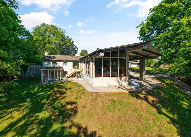 565 Hillcrest Circle, Etowah, TN 37331