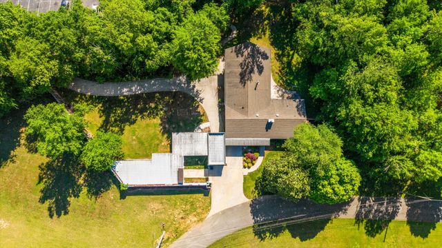 565 Hillcrest Circle, Etowah, TN 37331