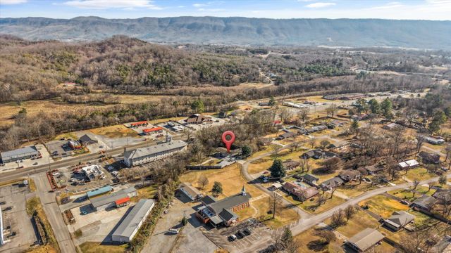 565 Hillcrest Circle, Etowah, TN 37331