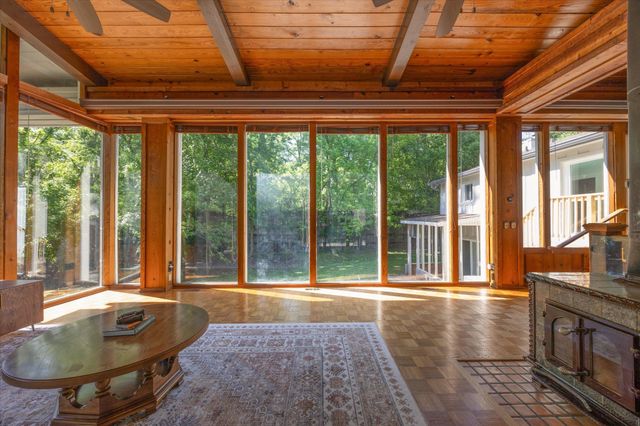 565 Hillcrest Circle, Etowah, TN 37331